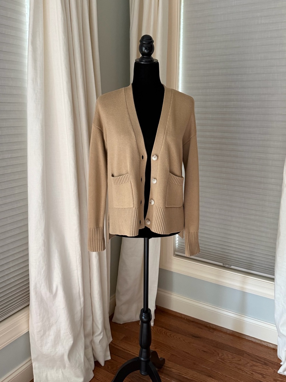L’AGENCE High-Low Cardigan